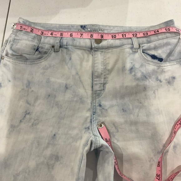Chico's Platinum Acid Wash Jeans Stretch Skinny Ankle Women’s 8 (Chico’s Size 1) - Picture 4 of 11